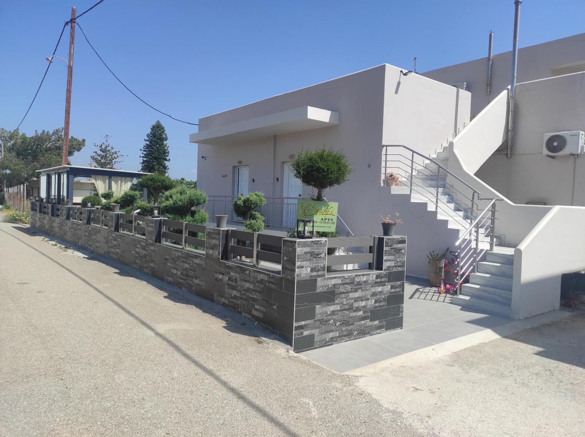 Bee Life Apts, Sweet House * Kokkinos Pirgos